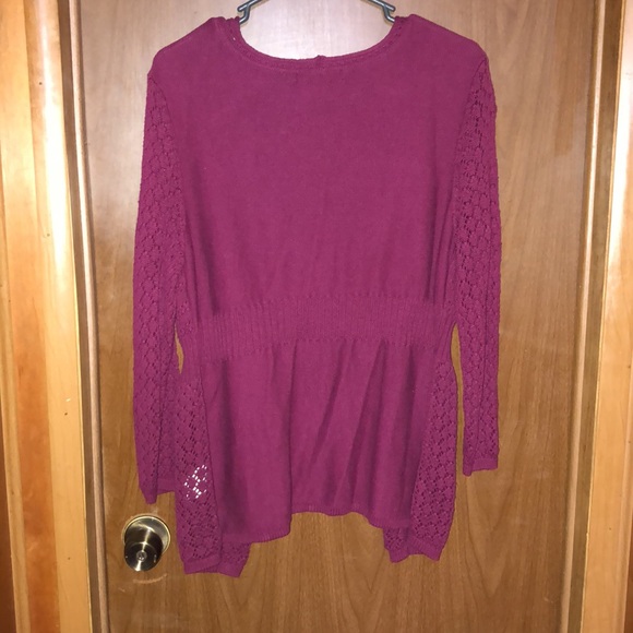 PLUM COLOR SWEATER SIZE LARGE - Picture 2 of 5
